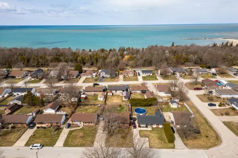 484 Wales Drive, Saugeen Shores, ON N0H 2C1