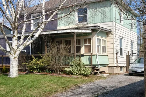 20 Hayes Road, Thorold, ON L2V 1L8