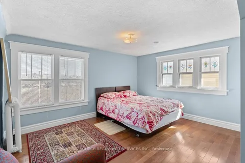 5207 River Road, Niagara Falls, ON L2E 3G9