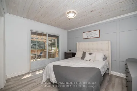 36 Labine Crescent, Petawawa, ON K8H 2J2