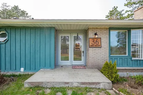 36 Labine Crescent, Petawawa, ON K8H 2J2