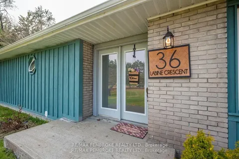 36 Labine Crescent, Petawawa, ON K8H 2J2