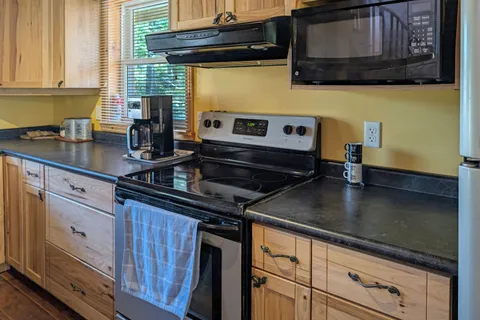 38 DEVILS GLEN Road, Northern Bruce Peninsula, ON N0H 2T0