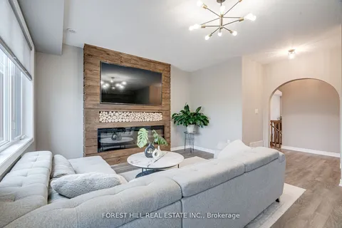 92 Hibiscus Lane, Hamilton, ON L8K 0A4