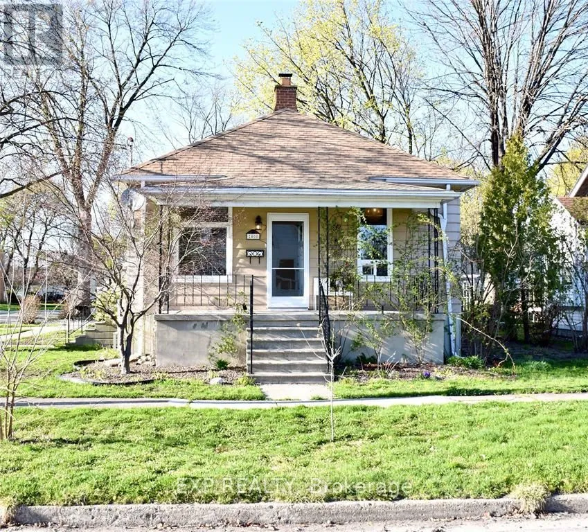 408 Cromwell Street, Sarnia, ON N7T 3Z1