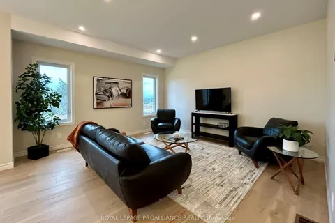 6 Peace River Street, Belleville, ON K8N 0V4