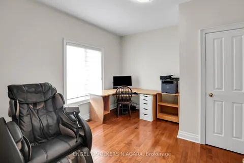 28 Cherry Ridge Boulevard, Pelham, ON L0S 1C0