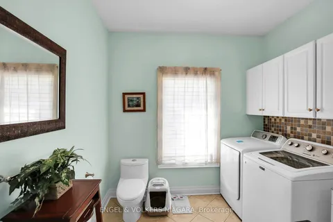 28 Cherry Ridge Boulevard, Pelham, ON L0S 1C0