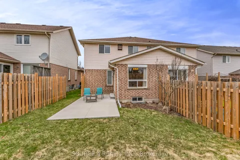 136 Silurian Drive, Guelph, ON N1E 7E7