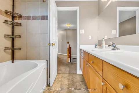 136 Silurian Drive, Guelph, ON N1E 7E7