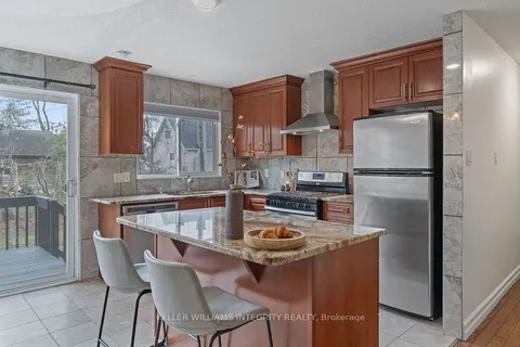 62 Chippewa Avenue, ON K2G 1Y2