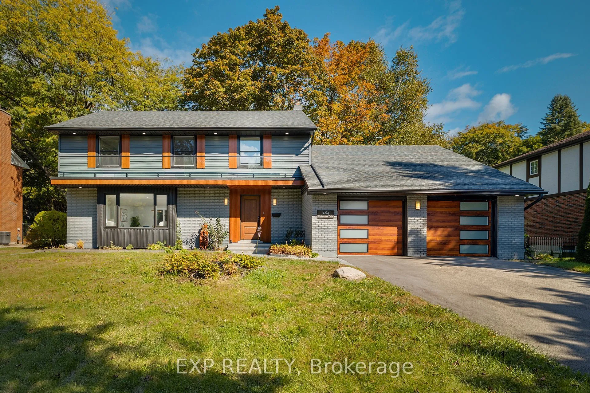 264 Shakespeare Drive, Waterloo, ON N2L 2T6