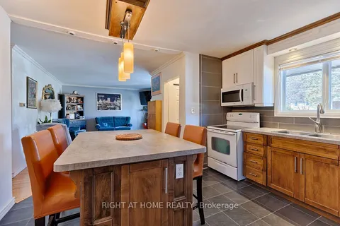 152 Laurier Avenue, Pembroke, ON K8A 2J2