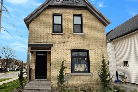 453 Quebec Street, London, ON N5W 3Y4