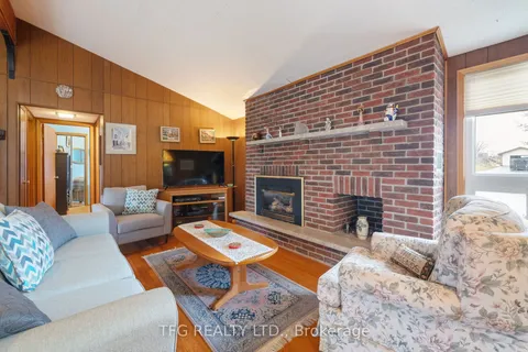 12 North Bayou Road, Kawartha Lakes, ON K0M 1N0