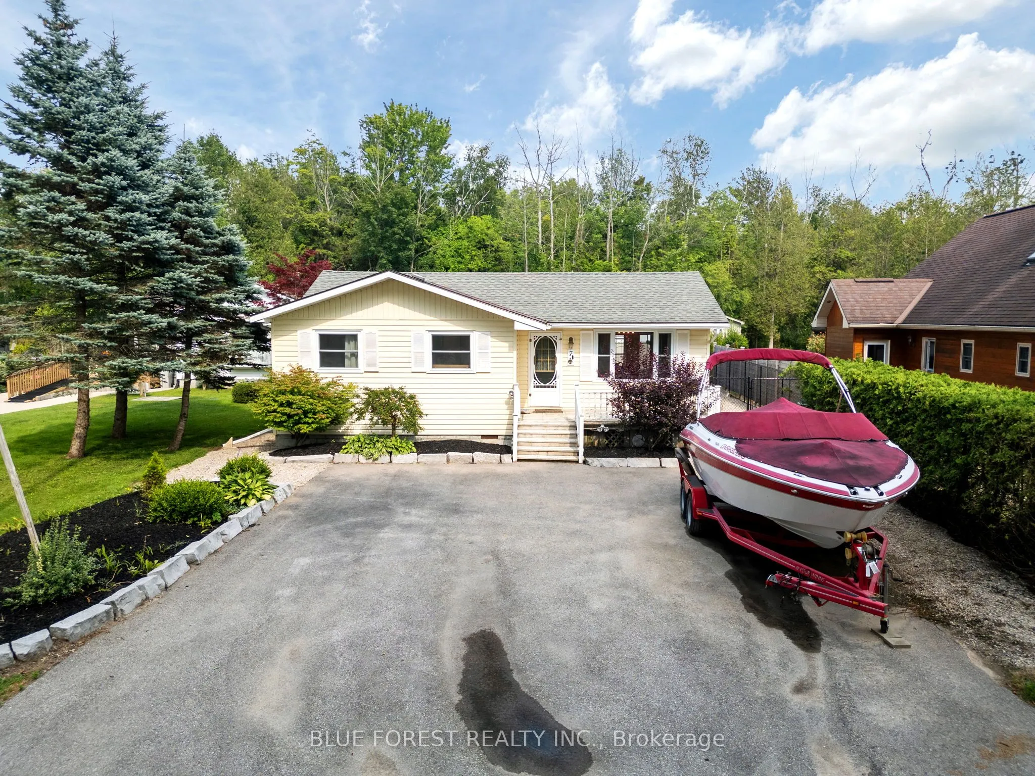 7 Andrew Crescent, Goderich, ON N7A 3X8