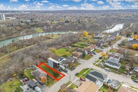 15 Hillview Road, ON L2S 1S1