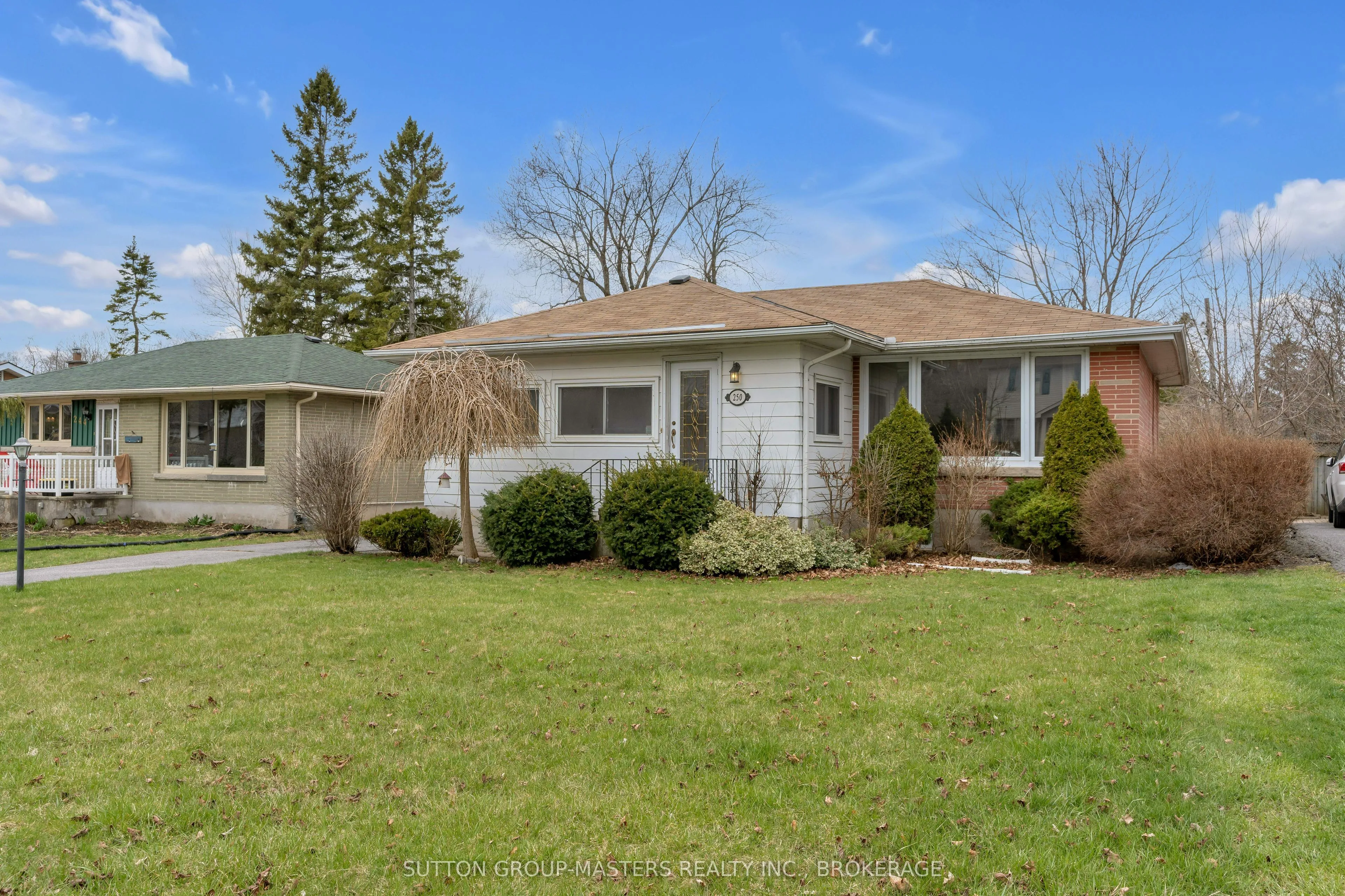 250 Yonge Street, Kingston, ON K7M 1G5