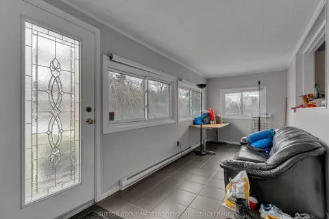 250 Yonge Street, Kingston, ON K7M 1G5
