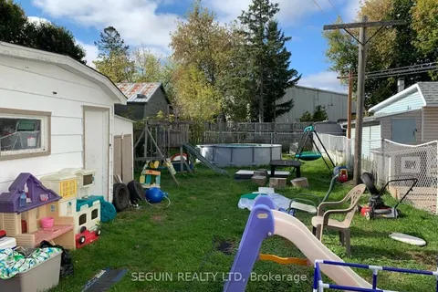 407-407B REGENT 294 WILLIAM Street, Hawkesbury, ON K6A 1G1