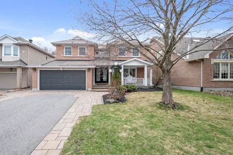 1651 Country Walk Drive, Orleans - Convent Glen and Area, ON K1C 8E2