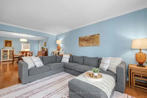 1651 Country Walk Drive, Orleans - Convent Glen and Area, ON K1C 8E2