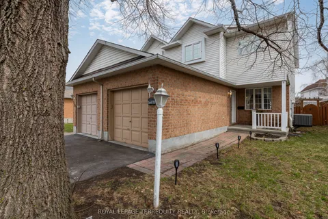32B Woodford Way, Barrhaven, ON K2J 4B9