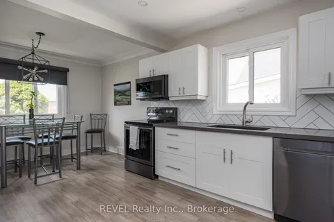 20 Whyte Avenue, Thorold, ON L2V 2T3