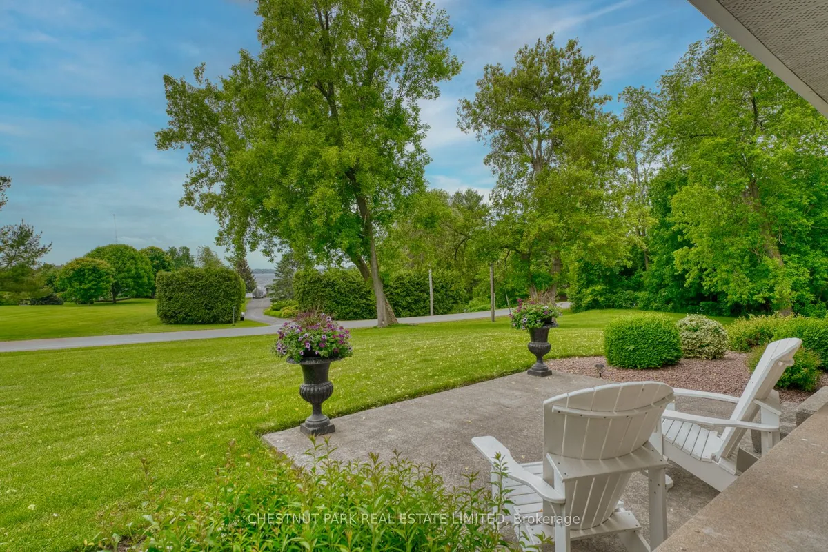 90 River Road, ON K0E 1L0