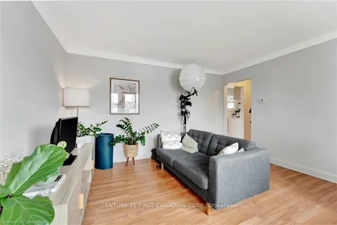 82 Albert Street, St. Catharines, ON L2R 2H1