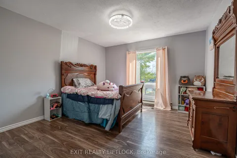 1802 Young's Point Road, Selwyn, ON K0L 2H0