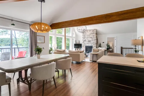 1073 WATSON Road, Lake of Bays, ON P0B 0A3