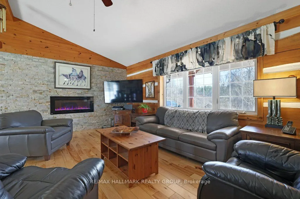 206 Old Pakenham Road, ON K0A 1X0