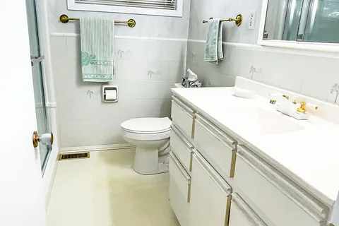 80 Greenfield Park, Belleville, ON K0K 1V0