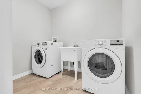 142 Bur Oak Drive, Thorold, ON L2V 0L7