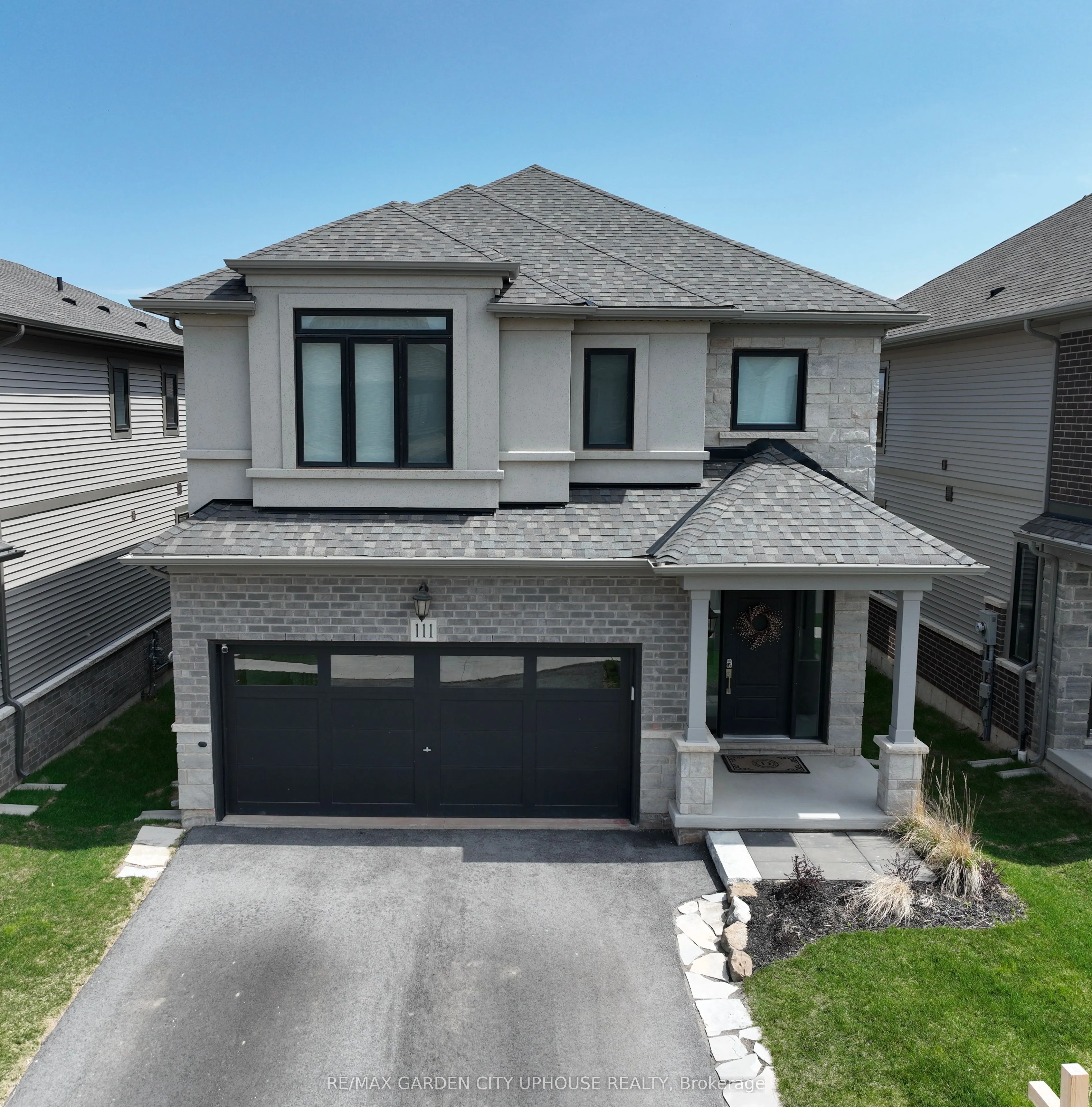 111 STARFIRE Crescent, Hamilton, ON L8E 0K9