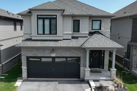 111 STARFIRE Crescent, Hamilton, ON L8E 0K9