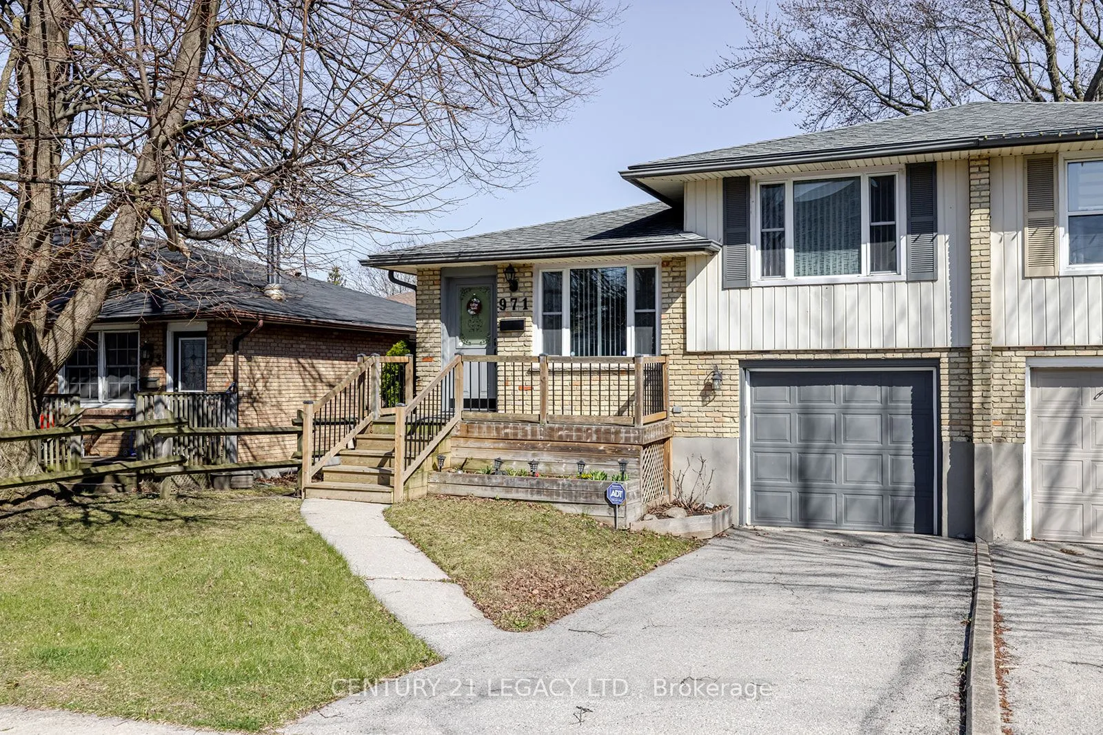 971 Eagle Crescent, ON N5Z 4K5