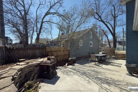 16 Huron Avenue, Lambton Shores, ON N0M 1T0