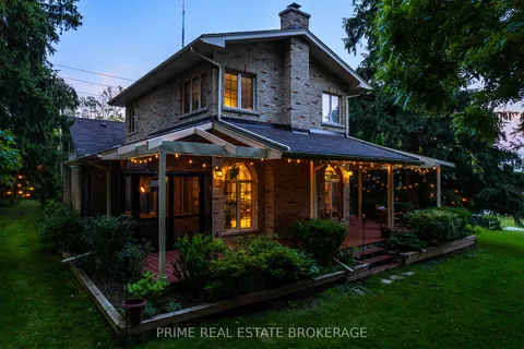 1499 Westdel Bourne Road, London South, ON N6K 4R1