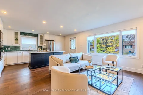319 East 16th Street, Hamilton, ON L9A 4K1