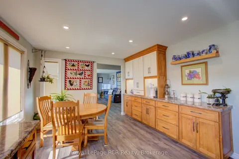 8715 Wellington Rd 7 Road, Mapleton, ON N0G 2P0