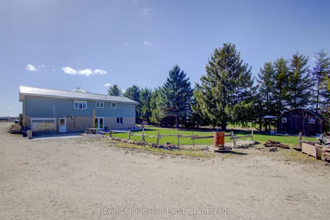 8715 Wellington Rd 7 Road, Mapleton, ON N0G 2P0
