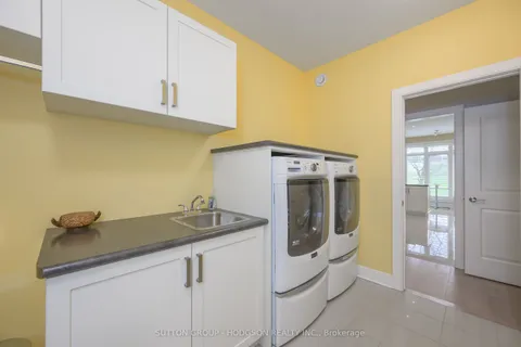 2662 Sandra Post Crescent, ON N6K 5R4