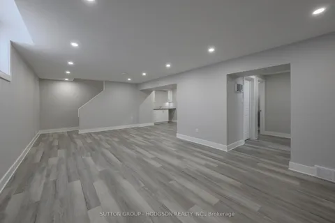 2662 Sandra Post Crescent, ON N6K 5R4
