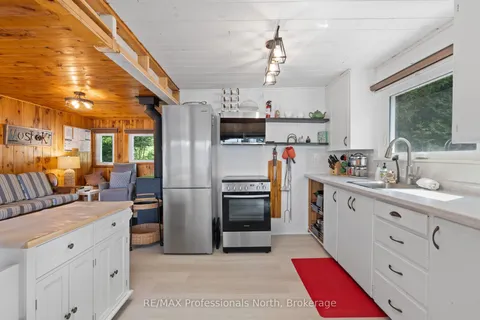 3716 BRUNEL Road, Lake of Bays, ON P0B 1E0