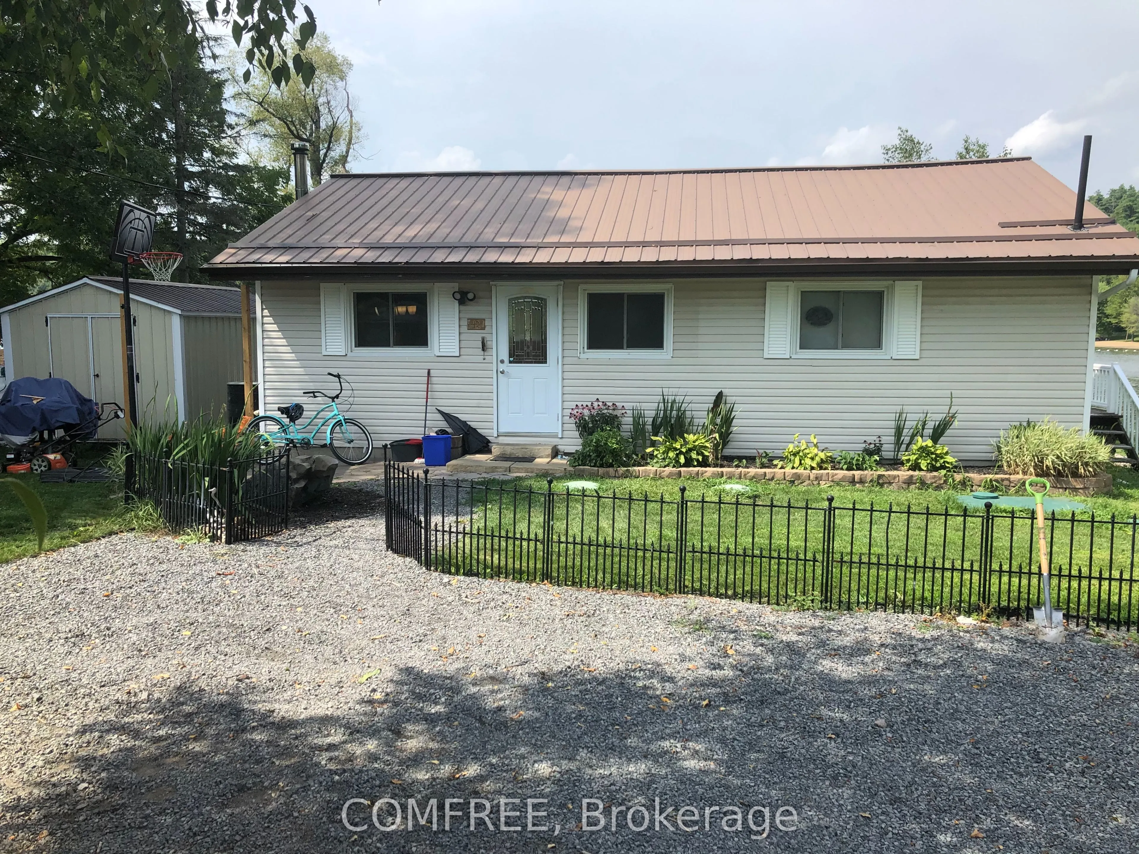 42 Rebecca Lane, Westport, ON K0G 1X0