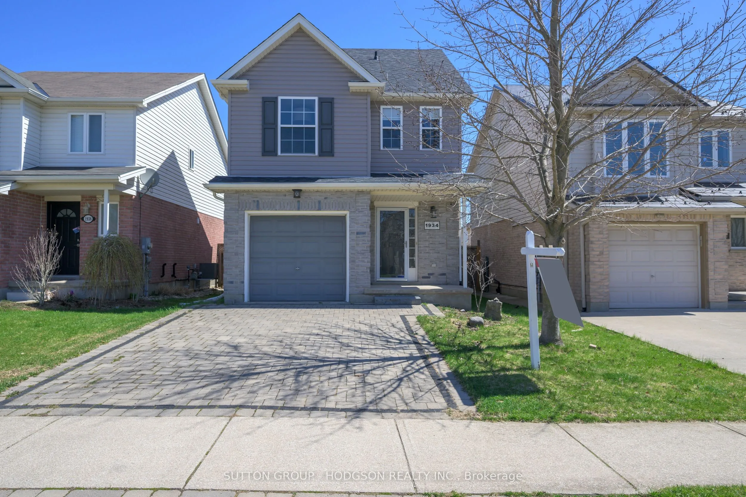 1934 Bloom Crescent, London North, ON N5X 4N3