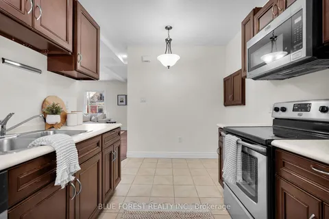 18 Belgrave Avenue, London South, ON N6C 4B4