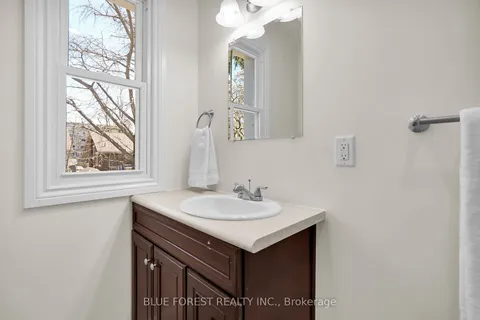 18 Belgrave Avenue, London South, ON N6C 4B4